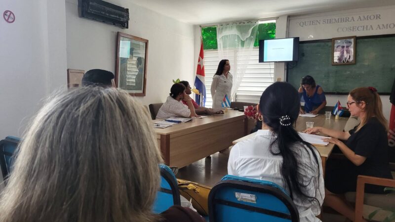 Participan profesionales de la estomatología en jornadas científicas