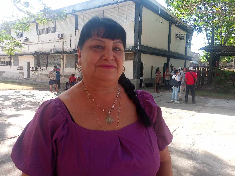 Tania Reigada Pérez directora de la UEB Confecciones Melissa de Las Tunas.