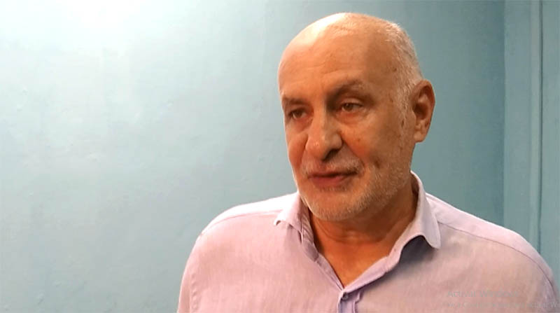 Presidente de la Unión de Periodistas de Cuba Modesto Ronquillo entrega premio a profesionales de 26