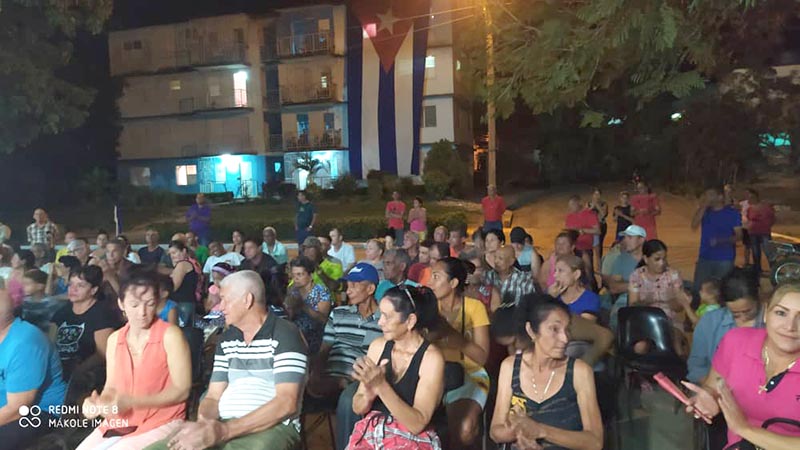 Electores de circunscripción 111 debaten problemas de la comunidad