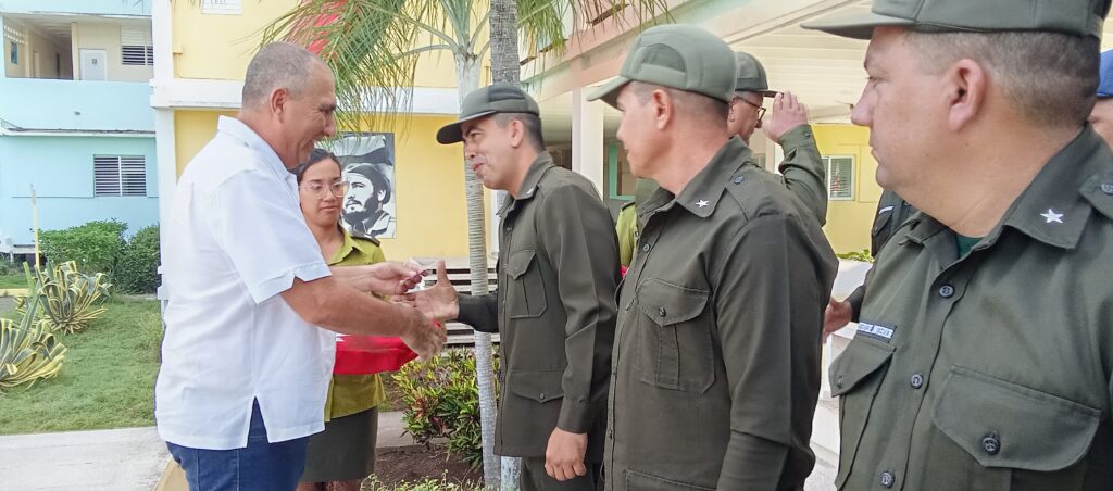 Distinguen a combatientes del Ministerio del Interior en Las Tunas