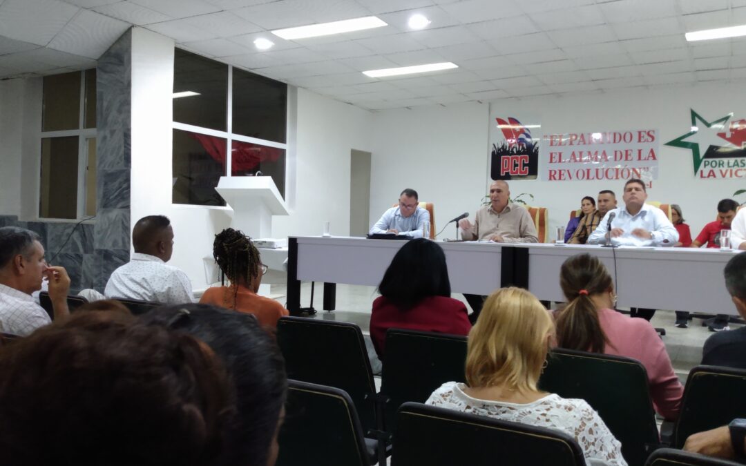 Evalúan producción de alimentos en Pleno del Partido 