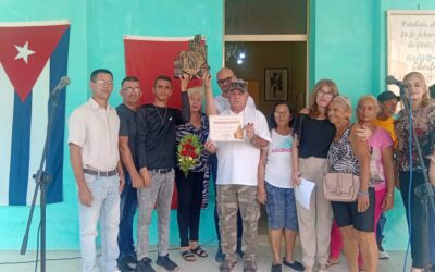 Entregan Premio del Barrio a Radio Libertad 