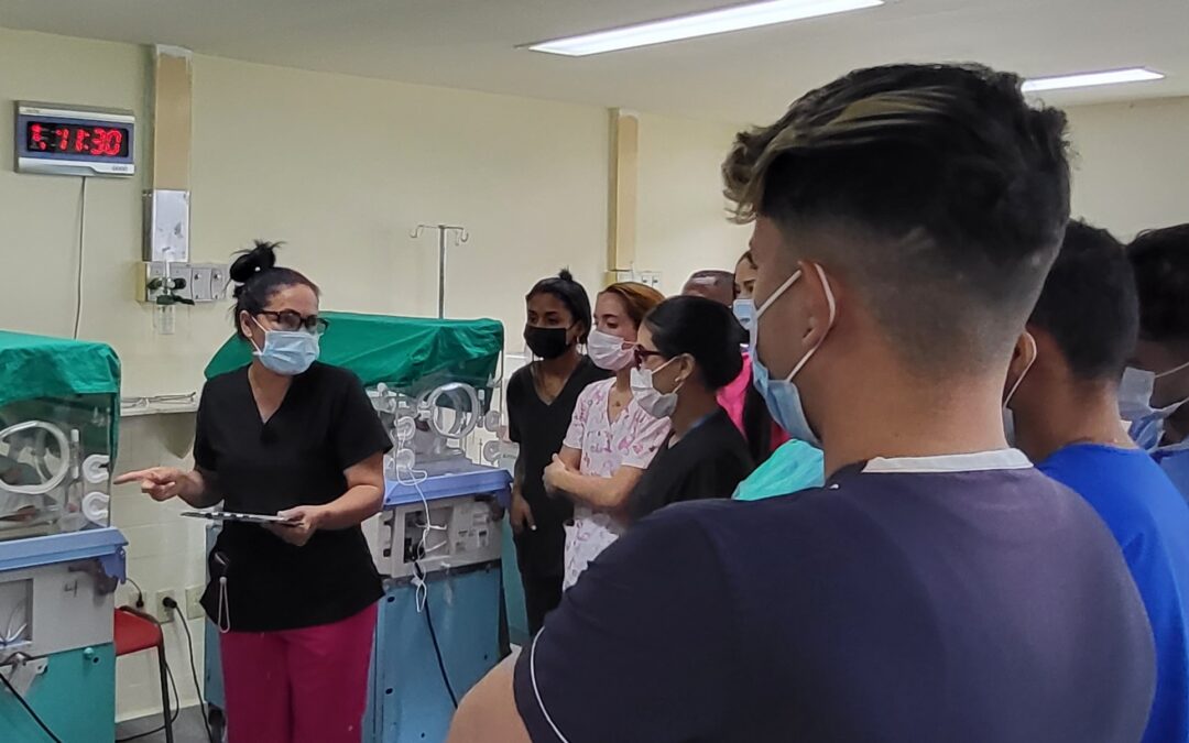 Enfermería Neonatal: una labor en equipo por la salud del recién nacido