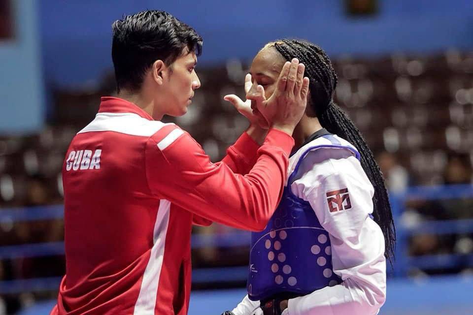 Entrenador Arnoy Rojas se encuentra en París para culminar preparación rumbo al Mundial de Taekwondo