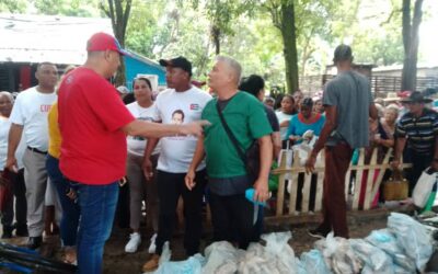 Recorre Secretario del Partido en la provincia Feria agrocomercial de Amancio