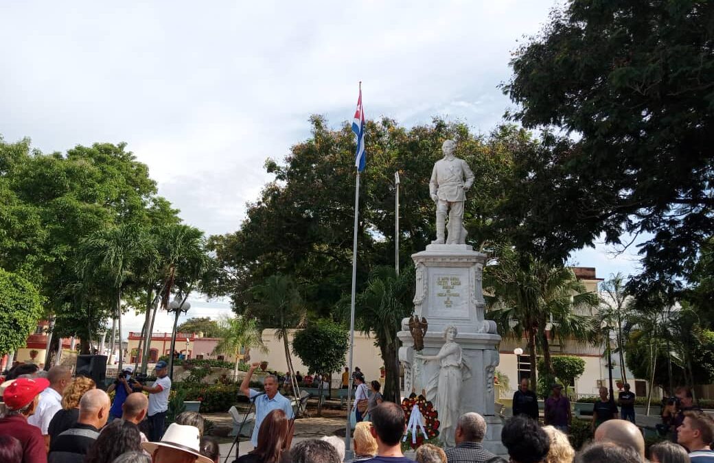 Rinden homenaje historiadores cubanos al Mayor General Vicente García González