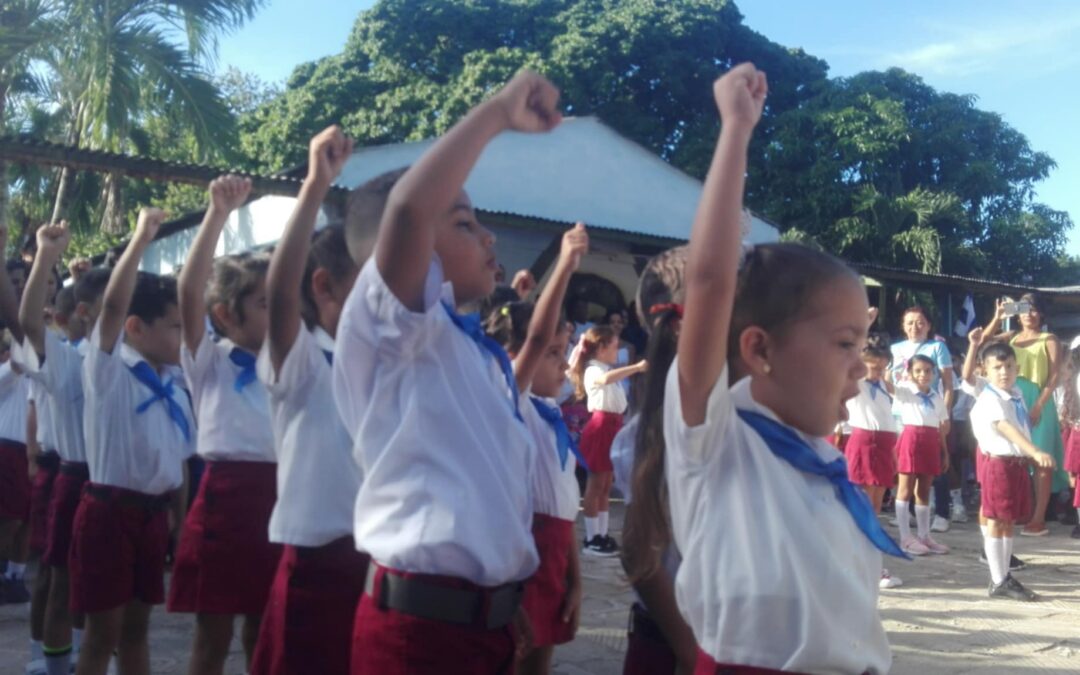 Realizan en Colombia acto de ingreso a la Organización de Pioneros José Martí