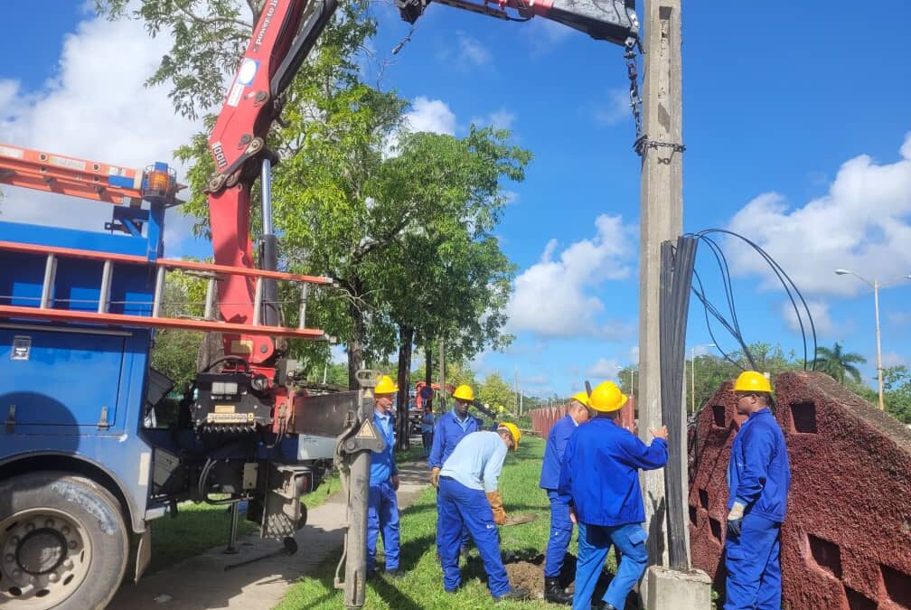 La solidaridad que restablece conexiones en Las Tunas