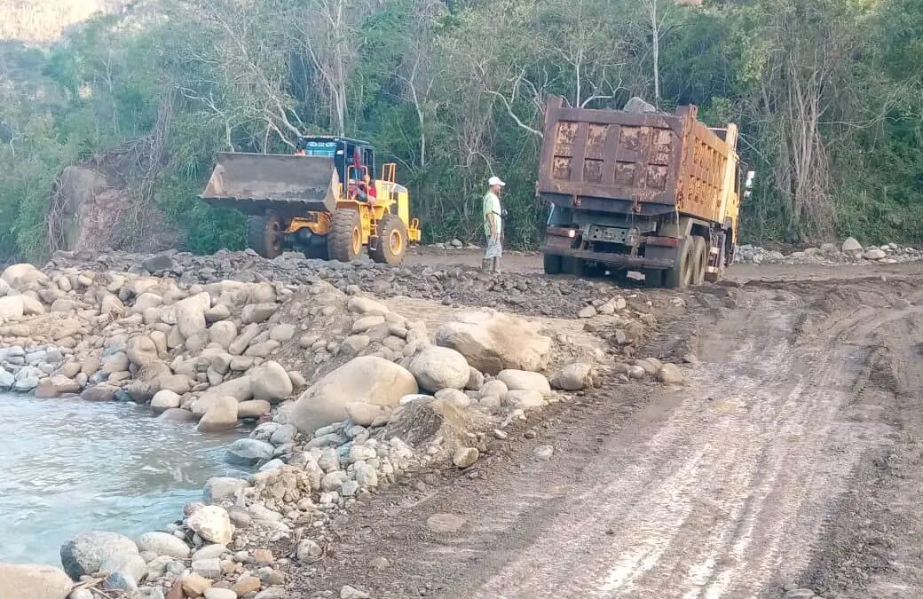 Constructores tuneros se mantienen en la primera línea de recuperación del oriente cubano