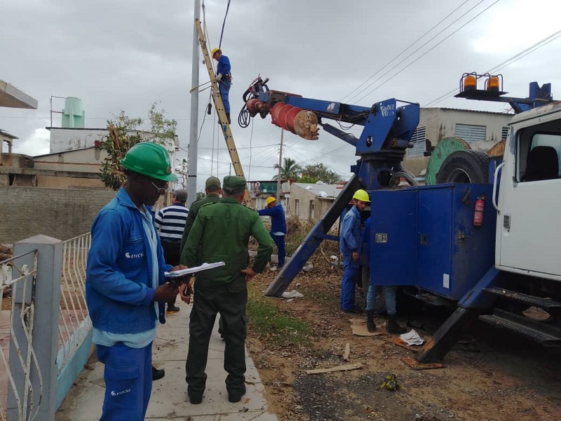 Presidente de Consejo de Defensa Provincial chequea acciones de recuperación en Puerto Padre Presidente de Consejo de Defensa Provincial chequea acciones de recuperación en Puerto Padre