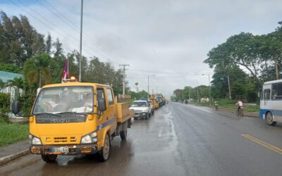 Parte a Santiago de Cuba contingente de la Empresa Eléctrica tunera