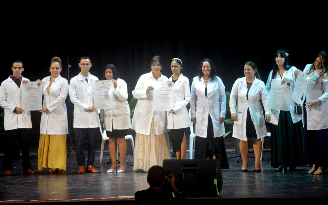 Fortalece Las Tunas su sistema de Salud con nuevos graduados