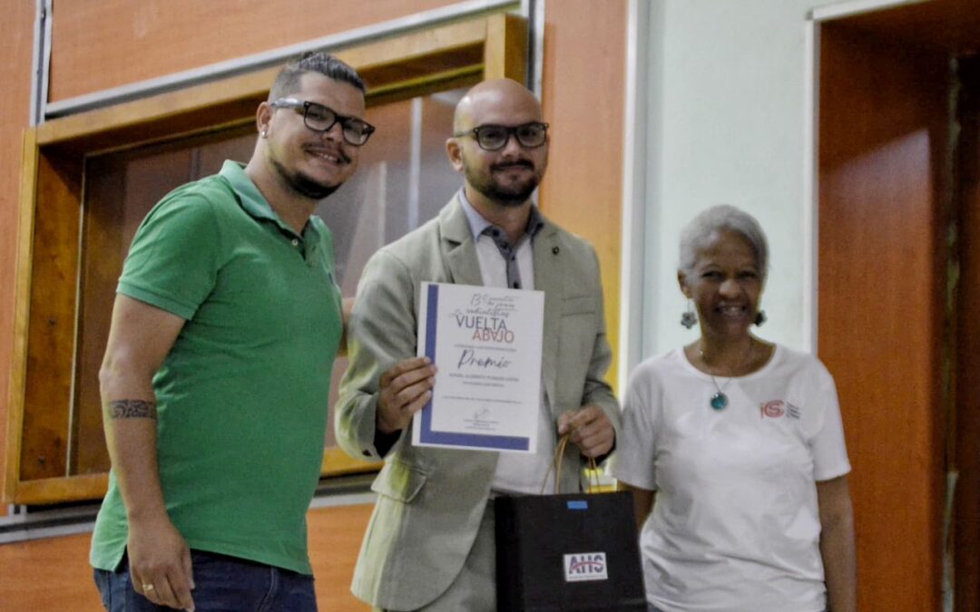 Ángel Alberto Torres López, de Radio Libertad, gana el premio de Locución Masculina en “La Vuelta Abajo”