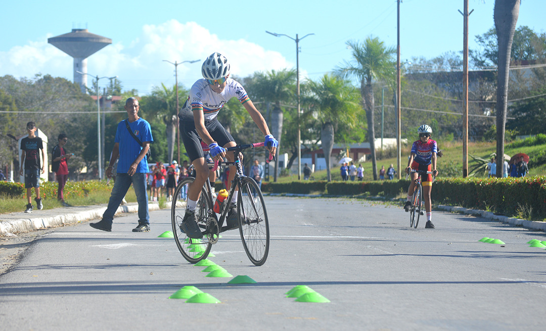Las Tunas celebró a ritmo de festival deportivo por el Día de la Cultura Física y el Deporte Las Tunas celebró a ritmo de festival deportivo por el Día de la Cultura Física y el Deporte