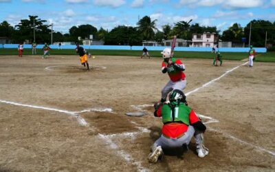 Equipo de Softbol de Las Tunas librará la batalla decisiva por el ascenso