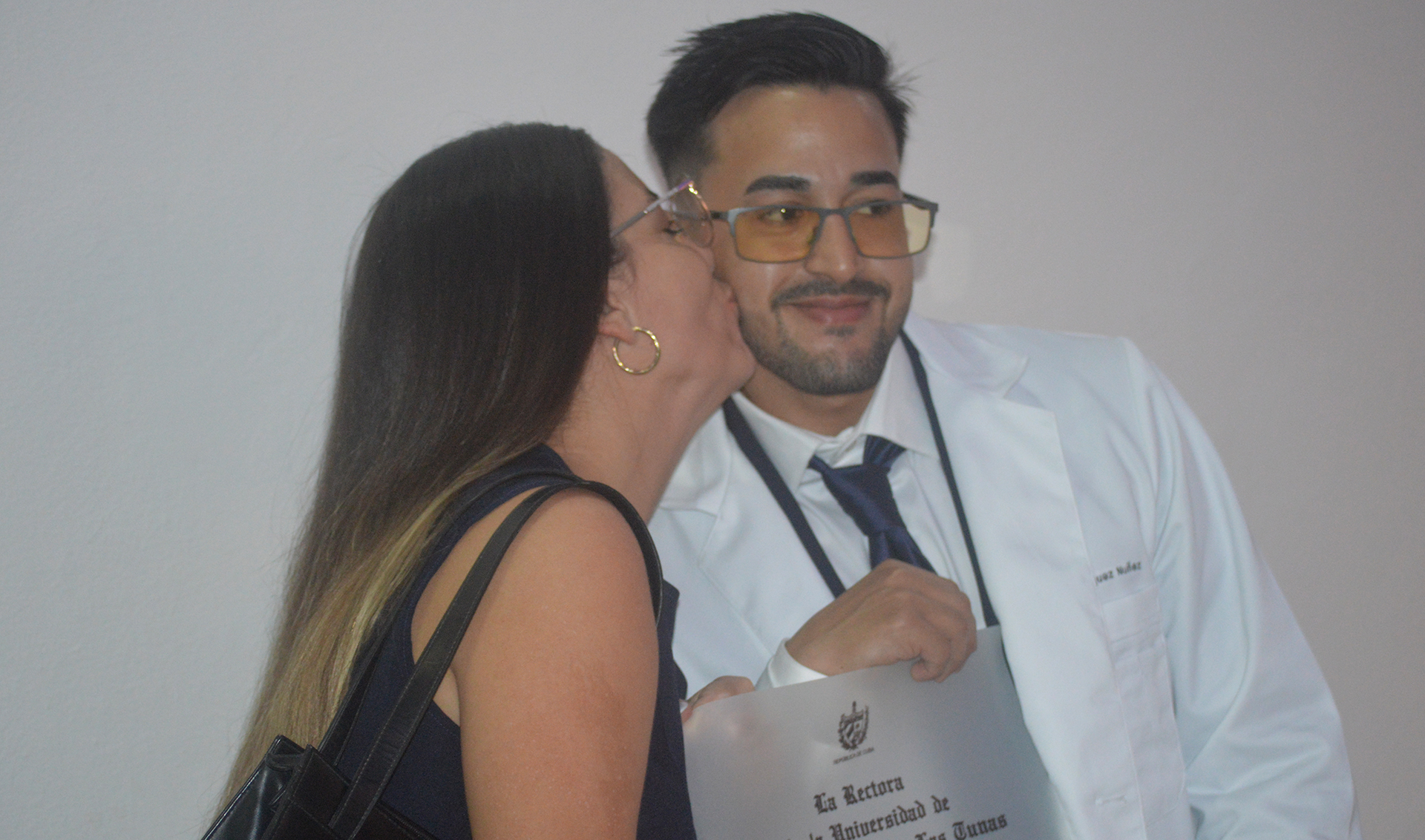 Nuevos profesionales de la salud reciben sus títulos con orgullo y compromiso