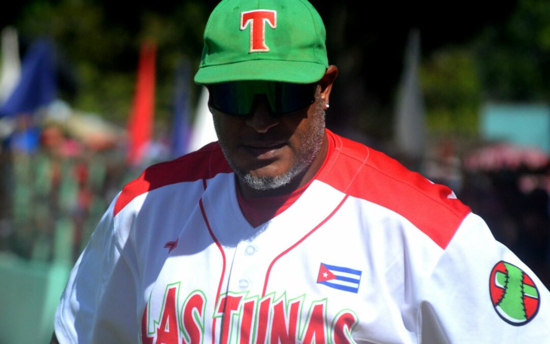 Yordanis Alarcón entra en la historia del béisbol cubano con dos mil hits