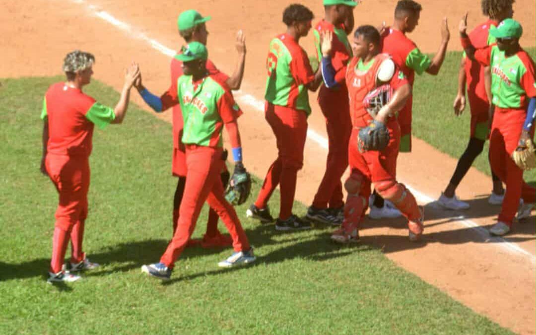 Los Leñadores siguen imparables en la cima