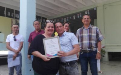 Celebran su día educadores del municipio de Colombia