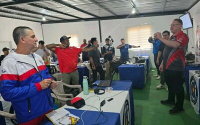 Tunero Reiter Téllez participa en curso continental de élite de tiro con arco