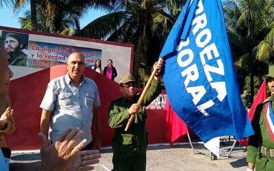 Entregan bandera de proeza laboral a Región militar de Las Tunas