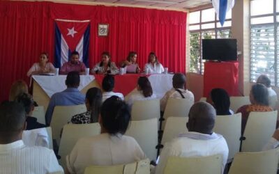 Debaten quehacer sindical trabajadores del sector de la Salud en el municipio de Las Tunas