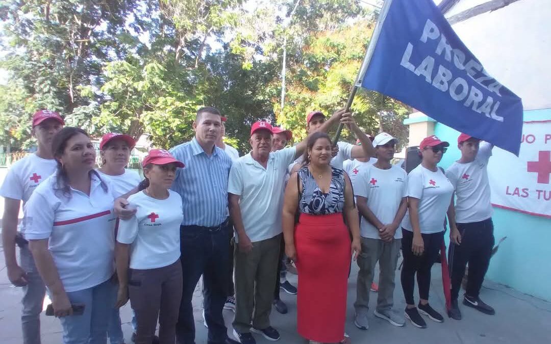 Entregan bandera Proeza Laboral a la Cruz Roja en Las Tunas 