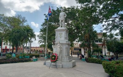 Rinden homenaje tuneros a su patriota insigne