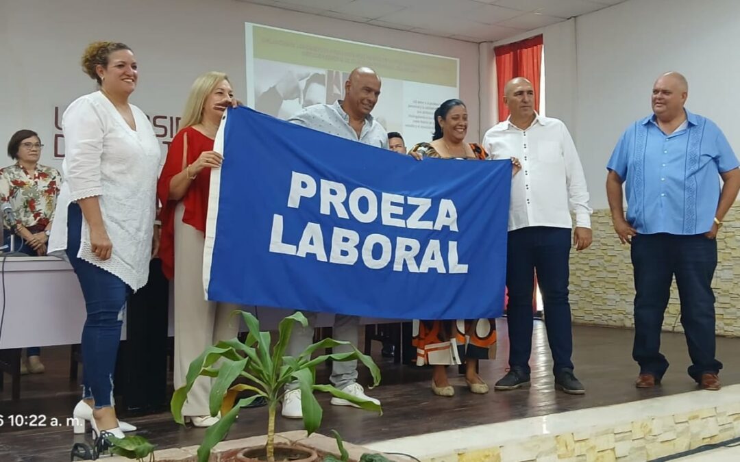 Ostenta IPVCE tunero la Bandera Proeza Laboral