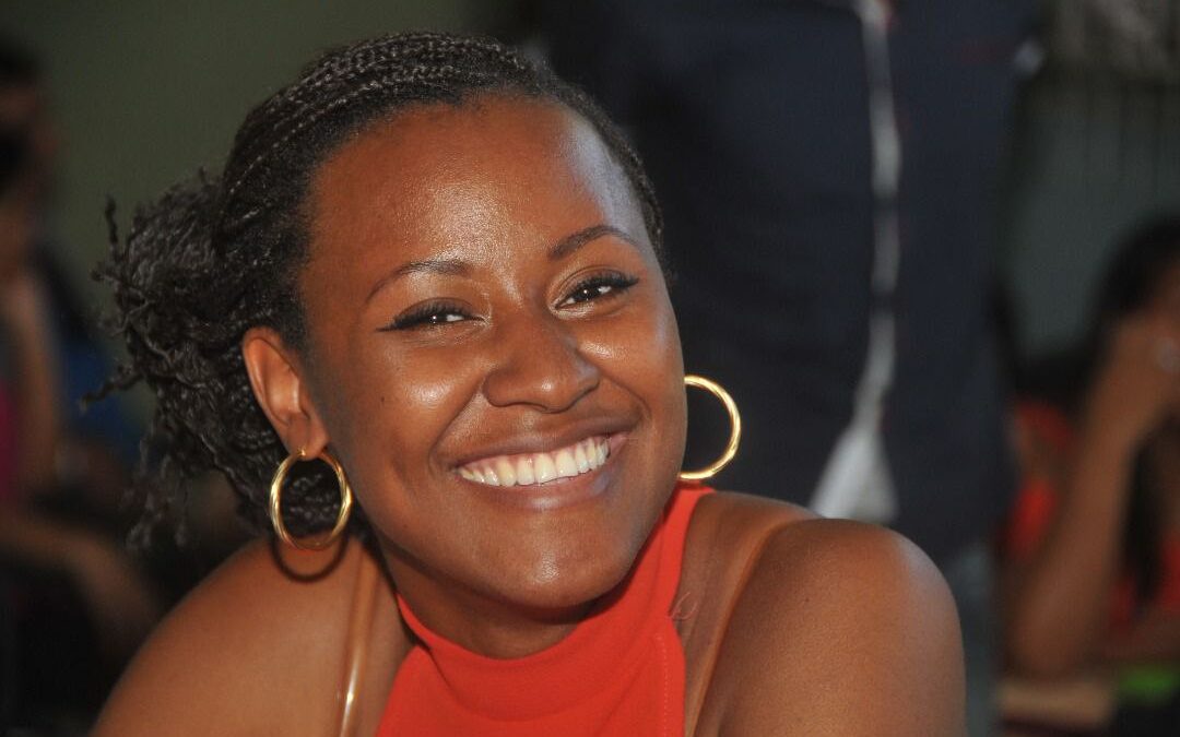 Una joven periodista y la verdad con su nombre encima