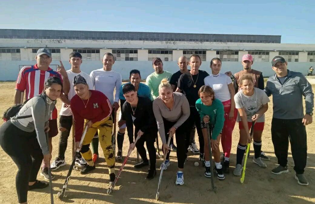 El hockey tunero celebra a sus leyendas