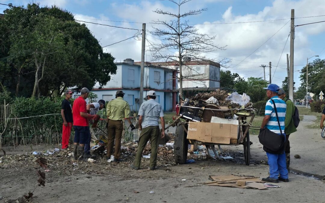 Aportan trabajadores tuneros a la higienización de la ciudad