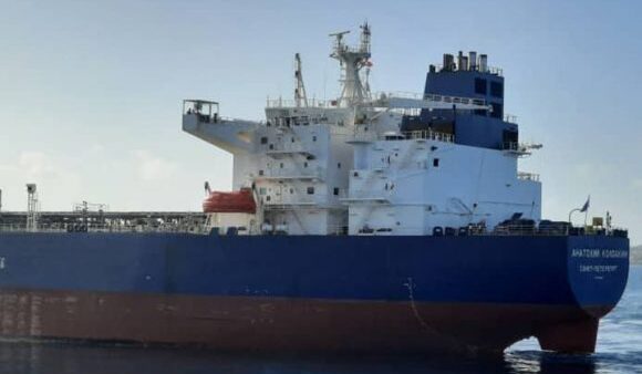 Ya se distribuyen en Cuba los derivados del crudo donado por Rusia