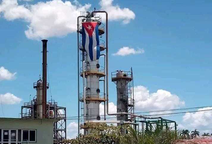 Refinería Sergio Soto asume crudo nacional y garantiza combustibles esenciales pese a bloqueo