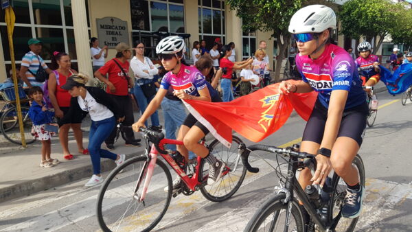 Juventud tunera pedaleando por la historia