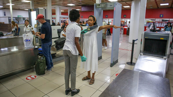 Entran en vigor en Cuba nuevos Decretos-Ley sobre Aduanas