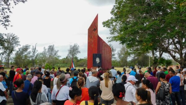 Comunidad universitaria en Las Tunas rindió homenaje a Lenin