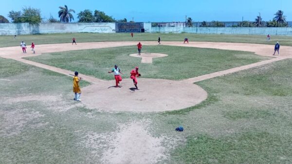 Prosigue en Puerto Padre Copa de béisbol social Primero de Mayo 