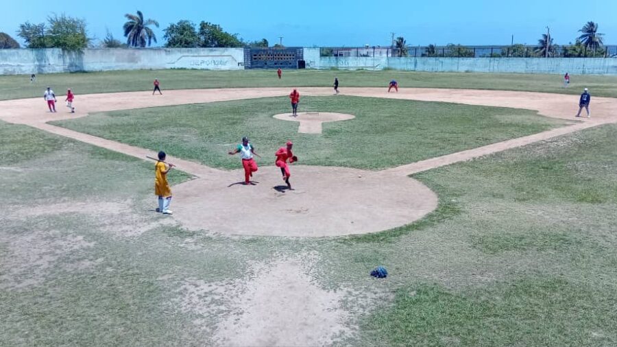 Prosigue en Puerto Padre Copa de béisbol social Primero de Mayo 