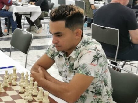 César Pérez sexto en México y Michel Díaz suma en España