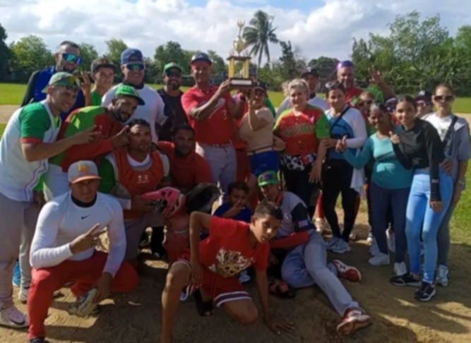 Samurais campeón de la Copa de Béisbol Social en Vázquez 