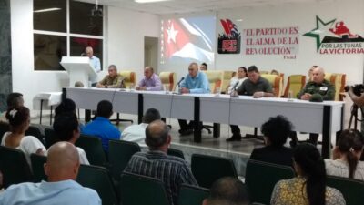 Reconocen en Las Tunas a dirigentes y trabajadores del Partido