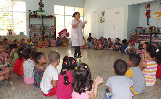 Los Círculos Infantiles: 65 abriles con la familia