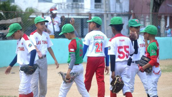 Campeonatos infantiles mantienen vivo el béisbol en Las Tunas 