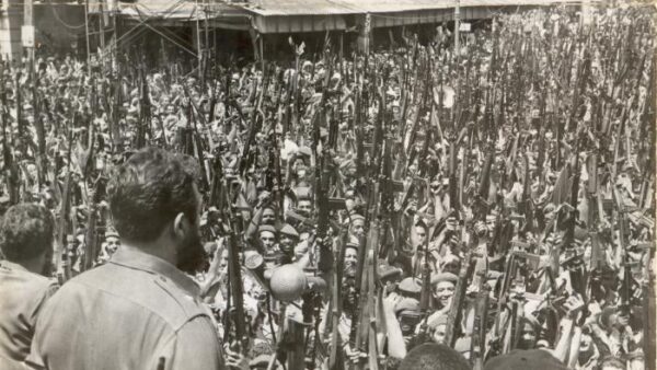 «¡Viva la Revolución socialista!»