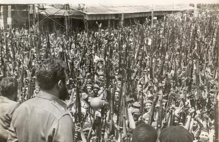 «¡Viva la Revolución socialista!»