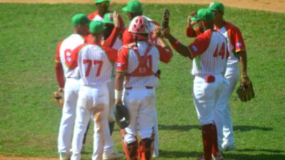 Los Leñadores ganan en su debut en la Liga Élite
