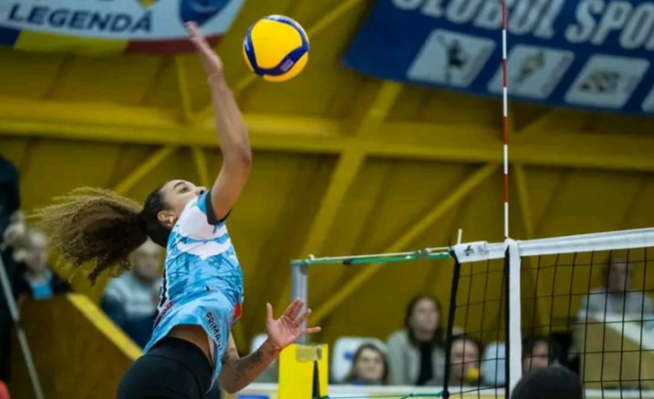 Claudia Tarín concluye su temporada en Rumanía 