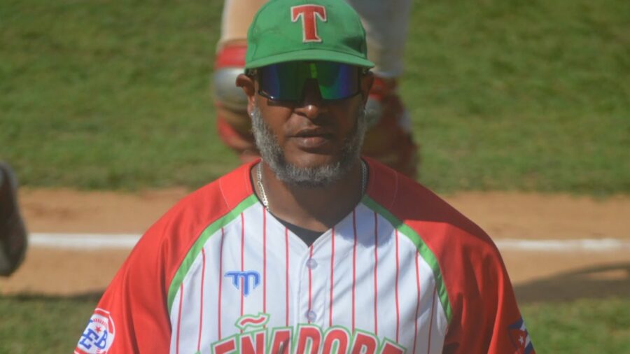 Yordanis Alarcón hace historia en medio de la remontada verdirroja ante Mayabeque